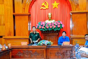 Đại tá Trần Văn Hiền, Phó Chính ủy Bộ Chỉ huy Quân sự tỉnh Đồng Tháp phát biểu tại buổi phát động chiến dịch. (Ảnh: Văn Thảo)