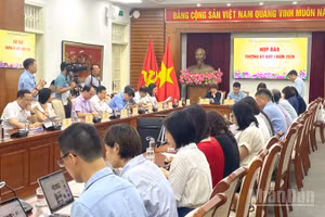 Quang cảnh họp báo. 