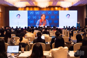 Phó Tổng Thư ký Liên hợp quốc Elinor Hammarskjöld có bài phát biểu ghi hình tại phiên khai mạc diễn đàn.