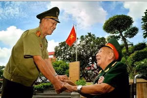 Bức ảnh "Tình đồng đội" của tác giả Võ Quốc Thanh.