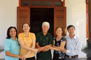 Việc trọng dụng đúng cách, đúng tầm những trí thức sau tuổi nghỉ hưu hành chính là một đòn bẩy kép. 