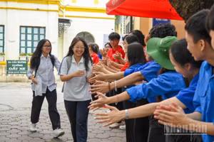 Thí sinh Hà Nội tại kỳ thi tốt nghiệp trung học phổ thông năm 2026 (Ảnh: THẾ ĐẠI)