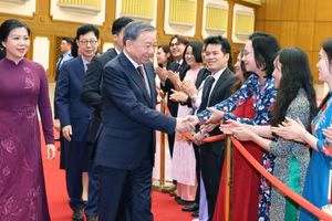 Lễ tiễn Tổng Bí thư Tô Lâm và Phu nhân tại sân bay quân sự Seongnam, thủ đô Seoul, Hàn Quốc. (Ảnh: TTXVN)