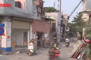 [Video] Đẩy nhanh tiến độ giải phóng mặt bằng dự án cầu Tứ Liên (Hà Nội) 