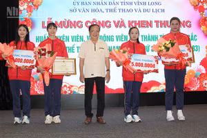Khen thưởng vận động viên đạt thành tích cao tại SEA Games 33.
