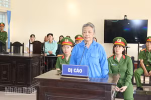 Đối tượng Thạch Thị Hoa Ri bị đưa ra xét xử tại Tòa án nhân dân khu vực 12, tỉnh Vĩnh Long.