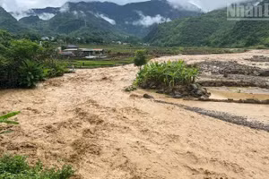 Do ảnh hưởng của bão số 1, tại nhiều xã của Sơn La đã xuất hiện mưa, lũ gây ảnh hưởng đến giao thông, hệ thống điện và tài sản của người dân.