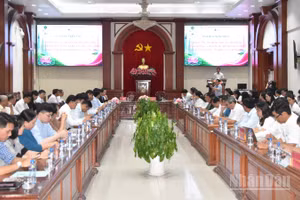 Các đại biểu tham dự hội thảo khoa học tại Đồng Tháp.