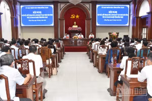 Lãnh đạo tỉnh Đồng Tháp gặp mặt, đối thoại với doanh nghiệp.