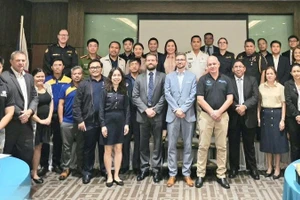 Đại diện các quốc gia tham dự cuộc họp liên ngành cấp khu vực về công tác phòng, chống buôn bán trái phép rác thải nguy hại qua biên giới. (Ảnh: Cục Hải quan)