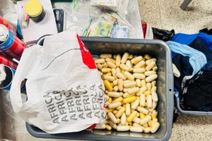 Lực lượng hải quan đã phát hiện và bắt giữ 3,6kg ma túy vận chuyển qua đường hàng không với thủ đoạn cất giấu tinh vi tại Sân bay quốc tế Nội Bài.
