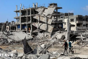 Các tòa nhà bị phá hủy trong xung đột tại Jabalia, phía Bắc Dải Gaza, ngày 24/10/2025. (Nguồn: THX/TTXVN) 