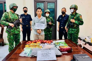 Sự phối hợp giữa các lực lượng chức năng giữ vai trò then chốt trong đấu tranh chống buôn lậu và hàng giả.