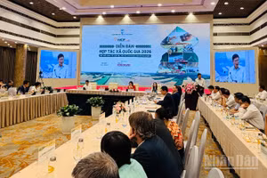 Toàn cảnh diễn đàn.