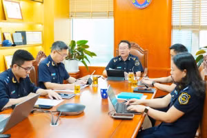 Đồng chí Đặng Văn Đức, Phó Chi cục trưởng Chi cục Điều tra chống buôn lậu đại diện cho Hải quan Việt Nam chủ trì Lễ khởi động Chiến dịch Con Rồng Mê Kông VIII.