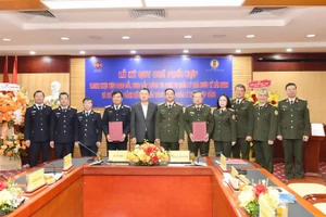 Toàn cảnh Lễ ký Quy chế phối hợp trong trao đổi, cung cấp thông tin phục vụ quản lý nhà nước về hải quan và xuất nhập cảnh.