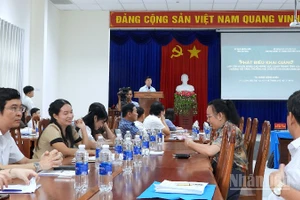 Đội ngũ cán bộ chủ chốt cấp sở, ngành ở Cà Mau tham gia khai giảng chương trình tập huấn vào sáng 10/12.