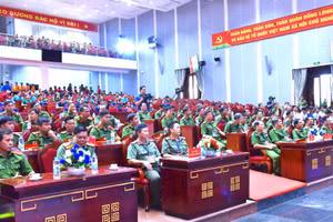 Các đại biểu dự khai mạc hội thi. (Ảnh: Hữu Đệ)
