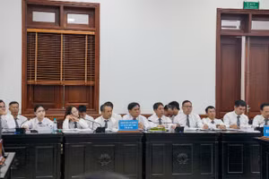 Các luật sư tham gia tại phiên tòa.
