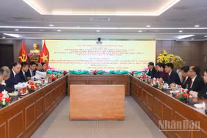 Quang cảnh buổi làm việc