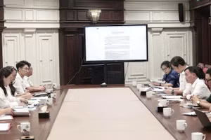 Các đại biểu thuộc Tổ Công tác tham dự phiên họp.