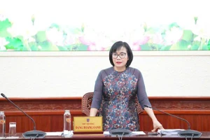 Thứ trưởng Tư pháp Đặng Hoàng Oanh chủ trì thẩm định.