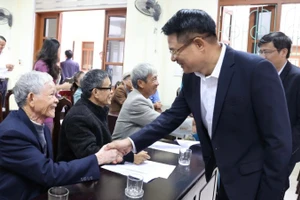 Viện trưởng Viện Kiểm sát nhân dân tối cao tiếp xúc cử tri tại tỉnh Quảng Trị.