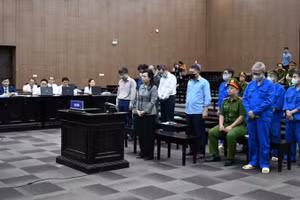 Các bị cáo tại tòa.