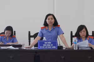 Đại diện Viện Kiểm sát luận tội.