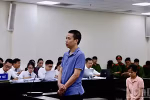 Bị cáo Phạm Vũ Khiêm, Giám đốc Công ty Herbitech, tại tòa.