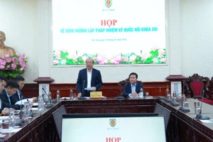 Quang cảnh cuộc họp