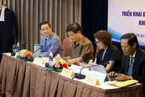 Chủ tịch, Phó Chủ tịch Liên đoàn Luật sư Việt Nam chủ trì Hội thảo.