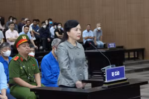 Bị cáo Nguyễn Thị Kim Tiến tại tòa.