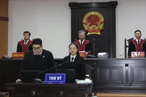 Hội đồng xét xử phiên phúc thẩm.