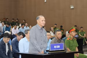 Cựu Thứ trưởng Hoàng Văn Thắng tại tòa.