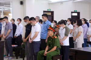 Các bị cáo tại phiên toà phúc thẩm.