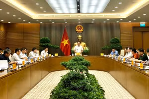 Phó Thủ tướng Lê Tiến Châu chủ trì cuộc họp nghe Bộ Tư pháp báo cáo về một số dự án luật, trong đó có dự án Luật Phổ biến, giáo dục pháp luật (sửa đổi).