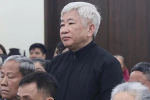 Bị cáo Thân Đức Lại khai tại tòa.