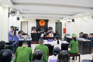 Quang cảnh phiên xử.