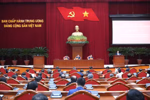 Quang cảnh cuộc gặp mặt thành viên các Tiểu ban Đại hội XIV của Đảng và Ban Chỉ đạo tổng kết 40 năm đổi mới. (Ảnh: ĐĂNG KHOA)