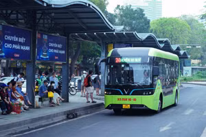 Hà Nội sẽ tăng cường xe buýt kết nối các bến xe, điểm trung chuyển để phục vụ người dân trong kỳ nghỉ lễ.