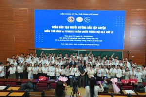 Mô hình đào tạo kết hợp trực tiếp và trực tuyến thu hút hơn 200 học viên trên cả nước.