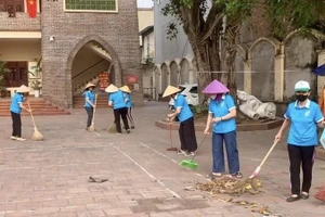 Gìn giữ cảnh quan môi trường sạch, đẹp đã trở thành nền nếp trong cuộc sống của người dân Gia Lâm.