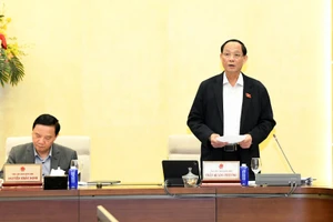 Thông qua Nghị quyết quy định về tiếp công dân, xử lý đơn, thư khiếu nại, tố cáo