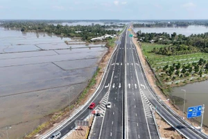 Điểm đầu cao tốc Cần Thơ-Cà Mau thuộc phường Cái Răng, thành phố Cần Thơ.