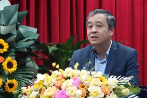 Đồng chí Ngô Đông Hải, Phó Trưởng Ban Tuyên giáo và Dân vận Trung ương phát biểu ý kiến tại Tọa đàm.