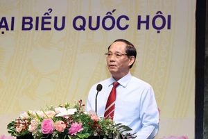 Phó Chủ tịch Quốc hội Trần Quang Phương phát biểu tại hội nghị.