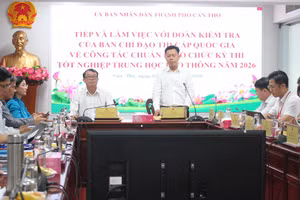 Lãnh đạo Bộ Giáo dục và Đào tạo phát biểu tại buổi làm việc.