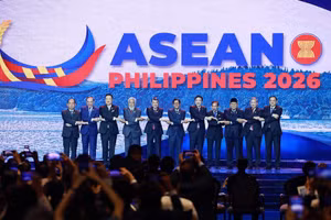 Thủ tướng Lê Minh Hưng cùng Trưởng đoàn các nước ASEAN tham dự phiên khai mạc Hội nghị Cấp cao ASEAN lần thứ 48. (Ảnh: Dương Giang/TTXVN)