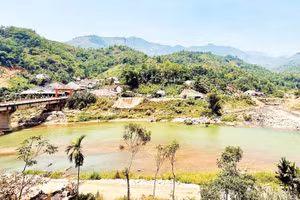 Thành phố Đà Nẵng tập trung đầu tư hạ tầng giao thông ở nhiều địa phương miền núi. (Ảnh: LÊ ANH QUÂN-ĐỖ VẠN)